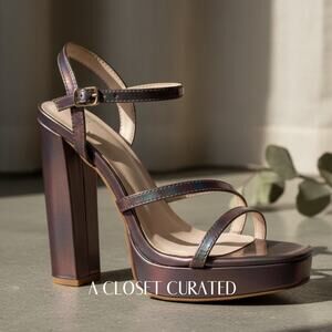 Halston Sardinia Platform Sandal 10 NEW